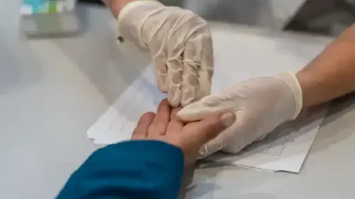 Can Dirty Fingers Cause a Yeast Infection?